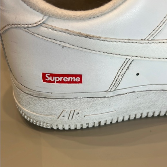 Supreme / Air Force 1 Sneakers - Picture 3 of 8